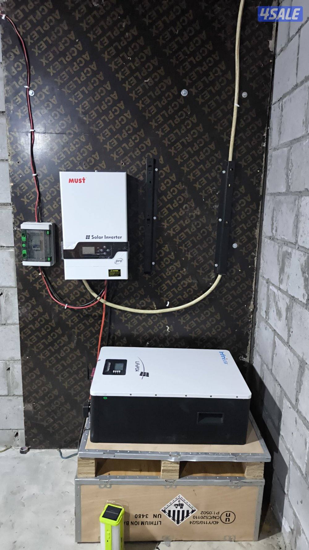 فني طاقه شمسيه واغراض طاقه وصيانه واكتشاف الاعطال بمهاره5