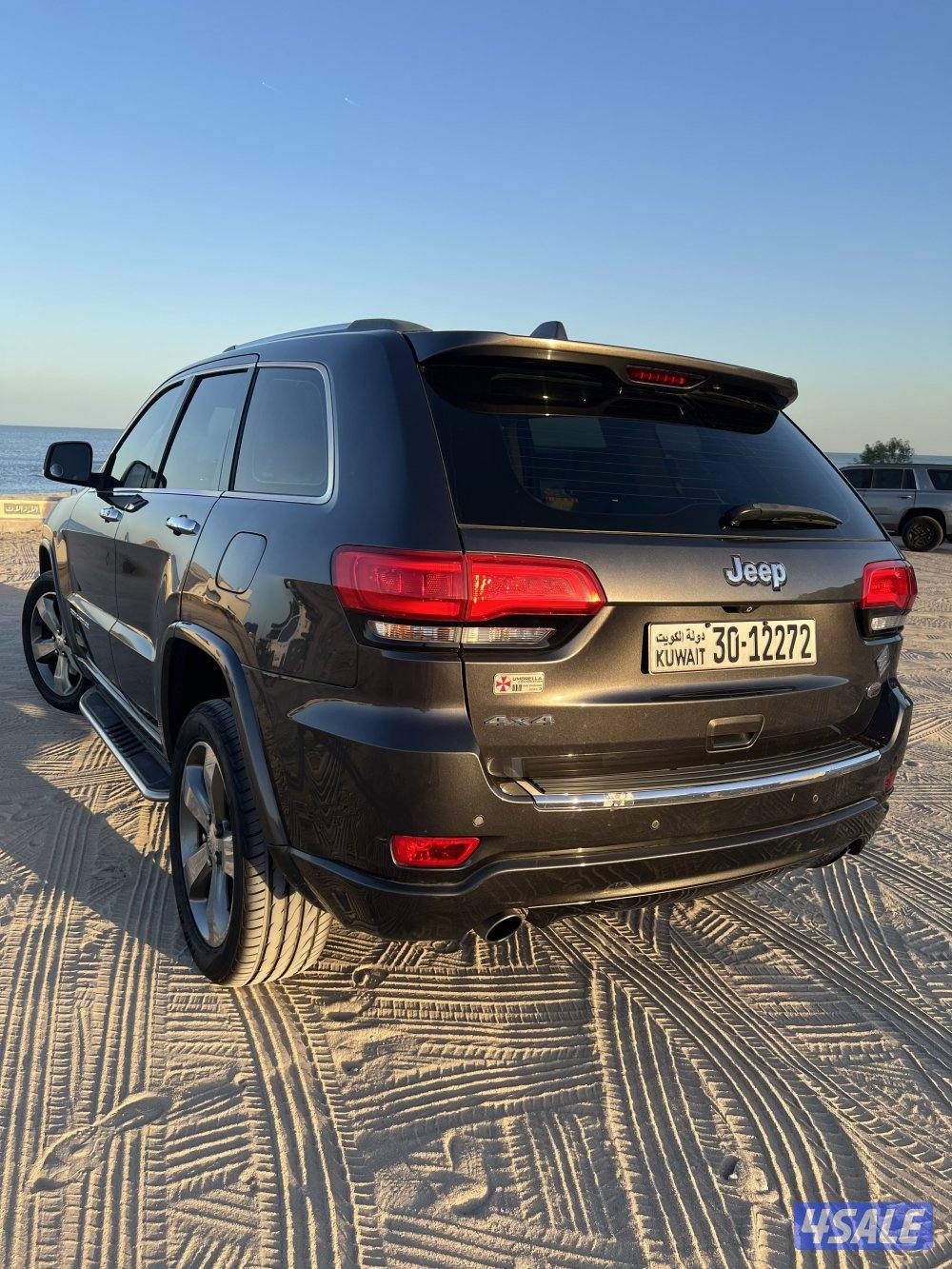 جيب جراند شيروكي Overland موديل 20145