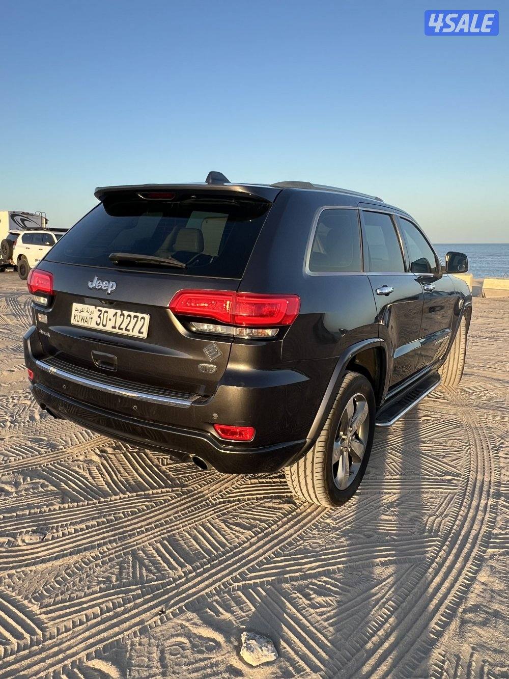 جيب جراند شيروكي Overland موديل 20146