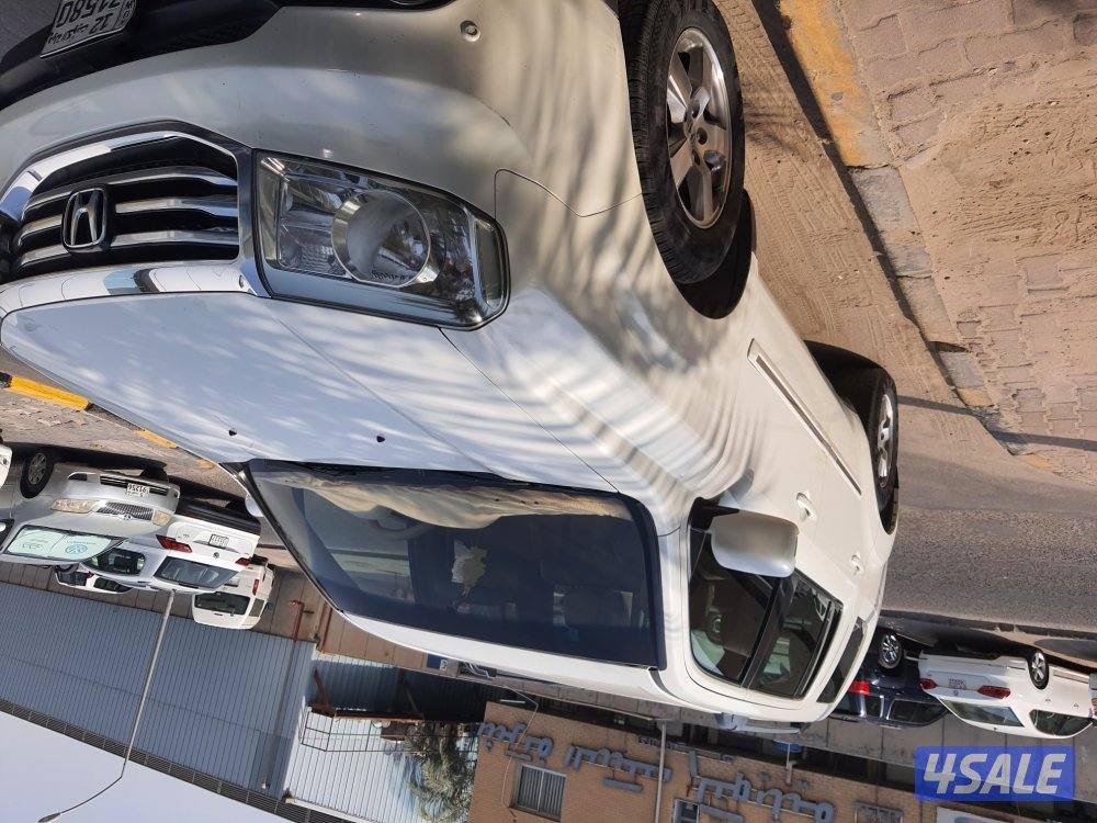 بايلوت بحالة جيده موديل 2013 لون ابيض كاميرا خلفيه سنسوارات9