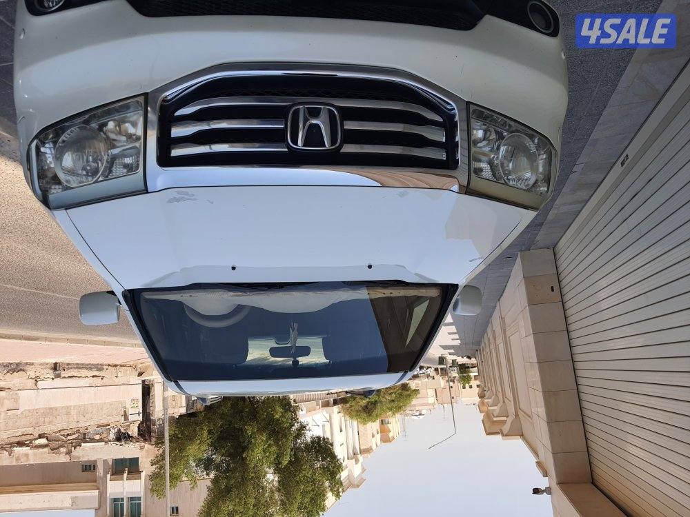 بايلوت بحالة جيده موديل 2013 لون ابيض كاميرا خلفيه سنسوارات13