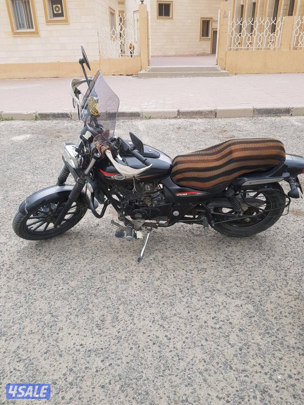 bajaj avenger street 220cc2