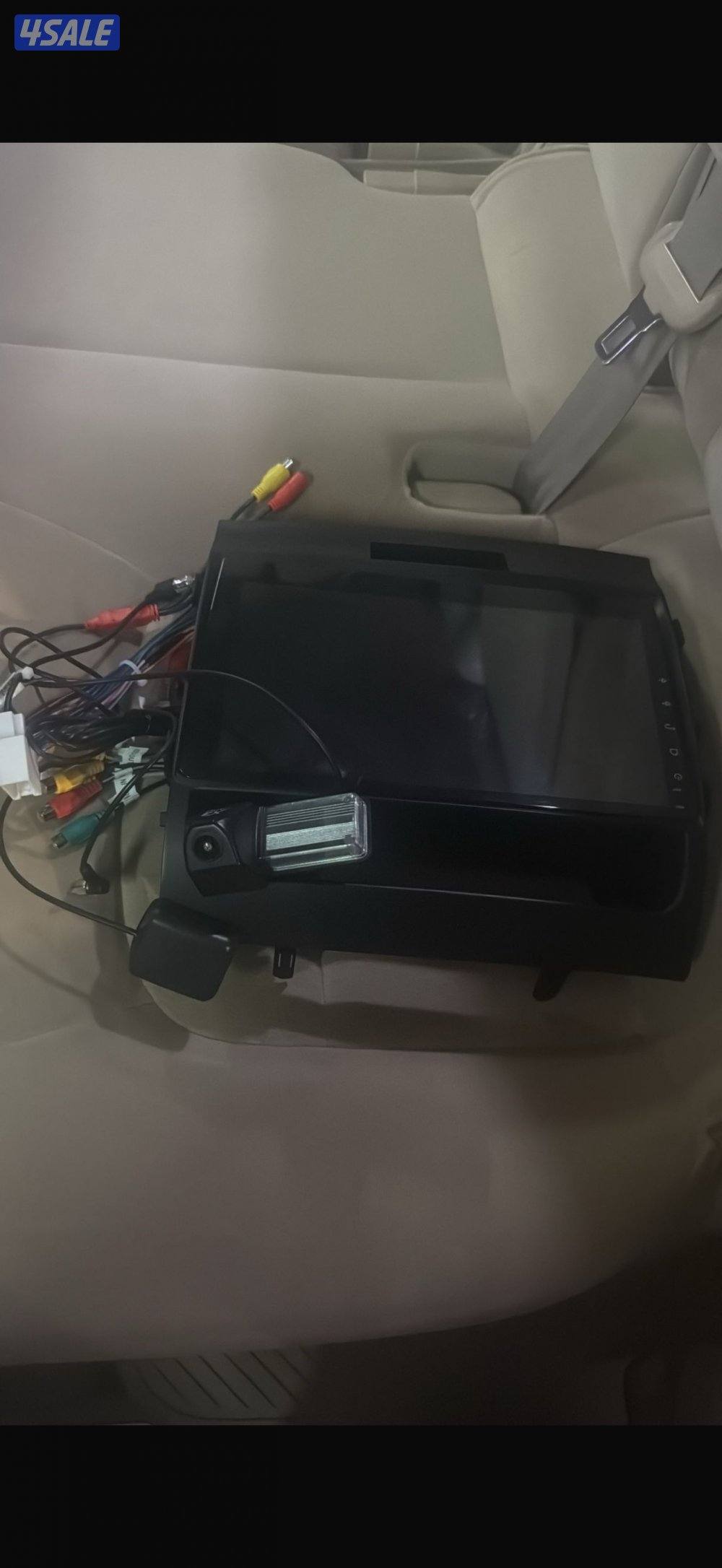 للبيع شاشه لاند كروزر تدعم خاصيه كاربلي مع الكامره الخلفيه الشاشه0