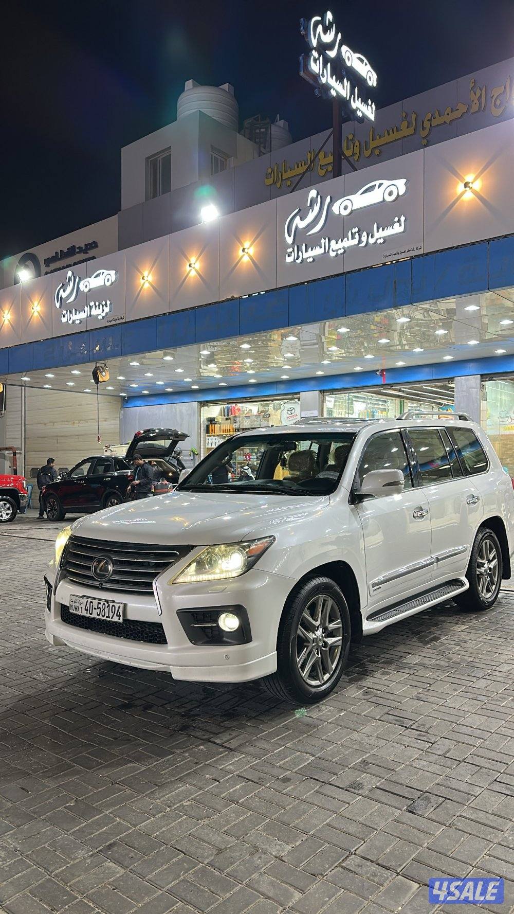 للبيع لكزس LX570 الدرجة الاولى0