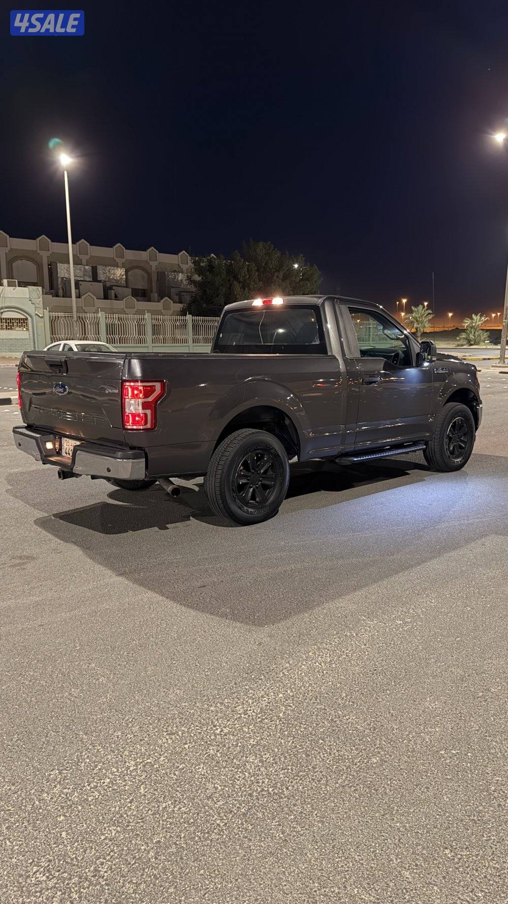 للبيع وانيت فورد F150 غيار10 شرط الفحص ماشي 150 الف3