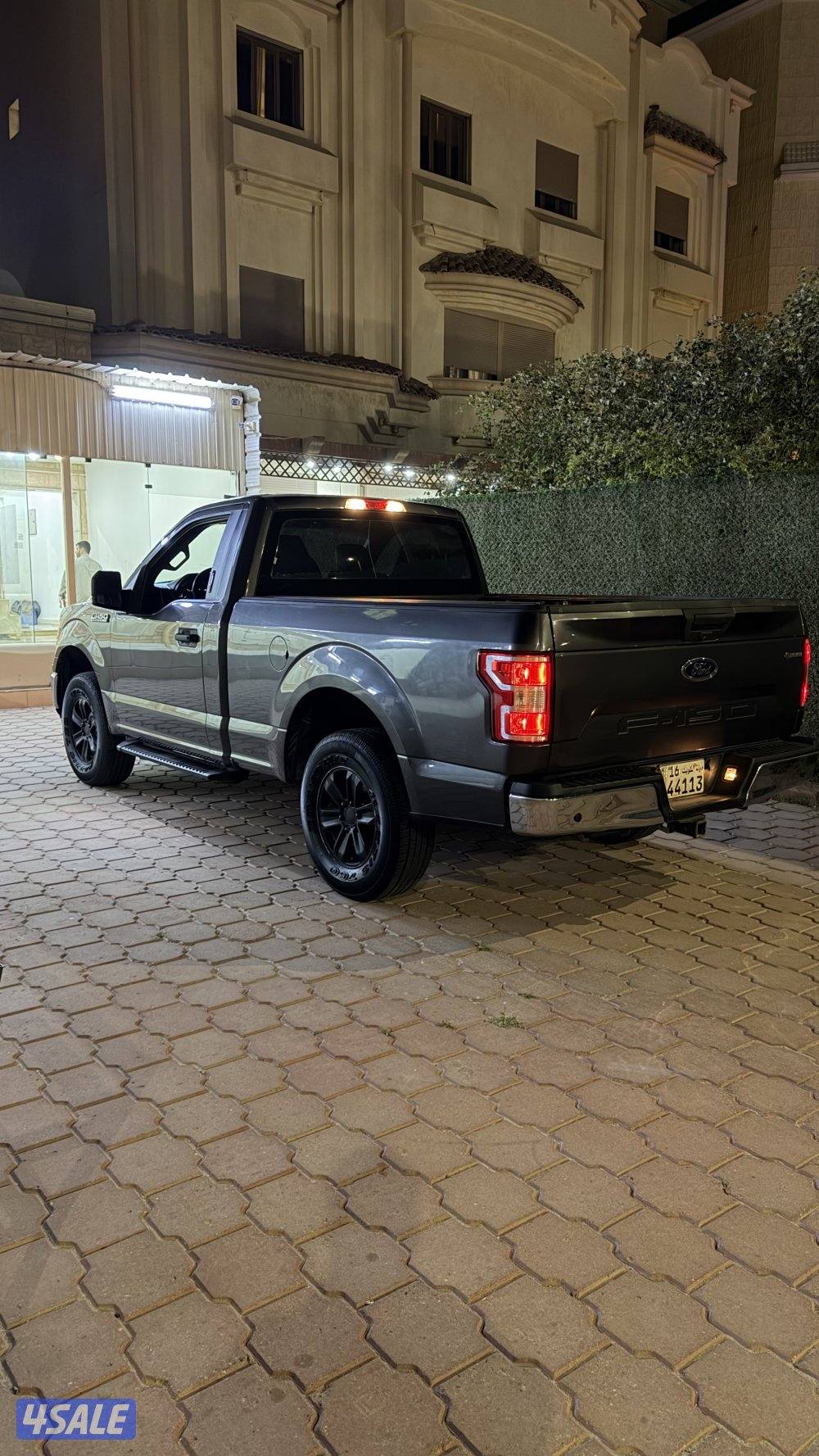 للبيع وانيت فورد F150 غيار10 شرط الفحص ماشي 150 الف4