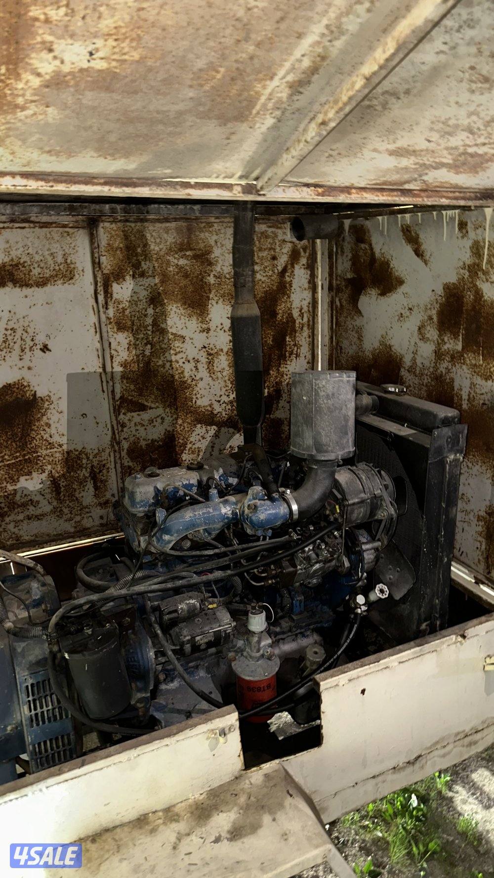 ماطور ديزل ماركة ثيرمو كنق المكينه الزرقاء2