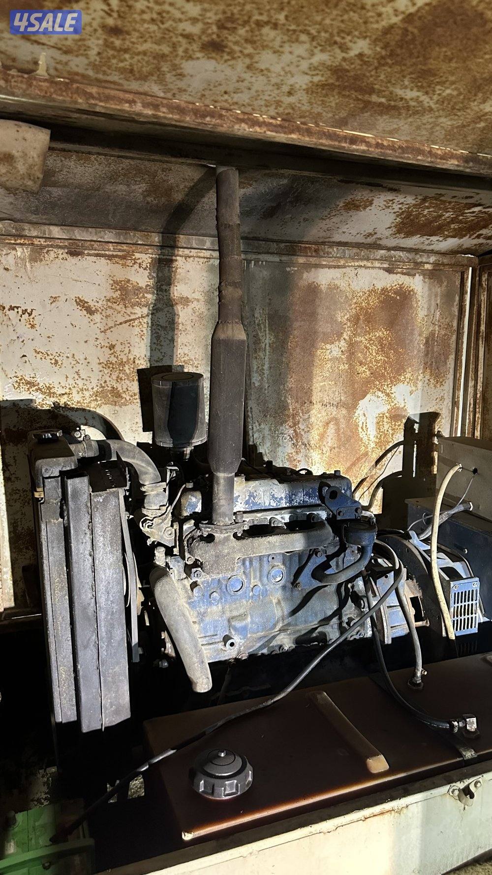 ماطور ديزل ماركة ثيرمو كنق المكينه الزرقاء11