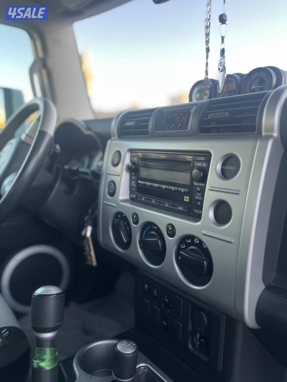 للبيع تويوتا أف جي كروزر موديل 201610