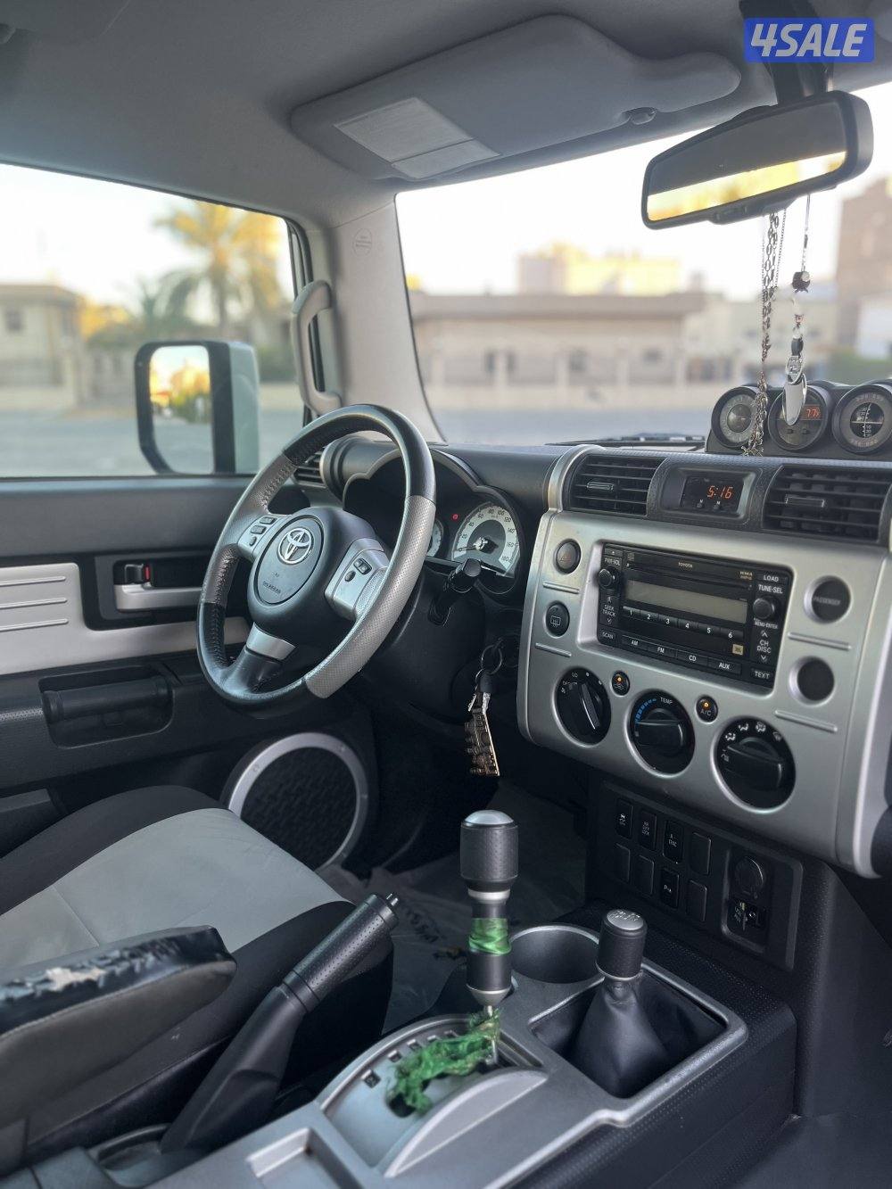 للبيع تويوتا أف جي كروزر موديل 201612