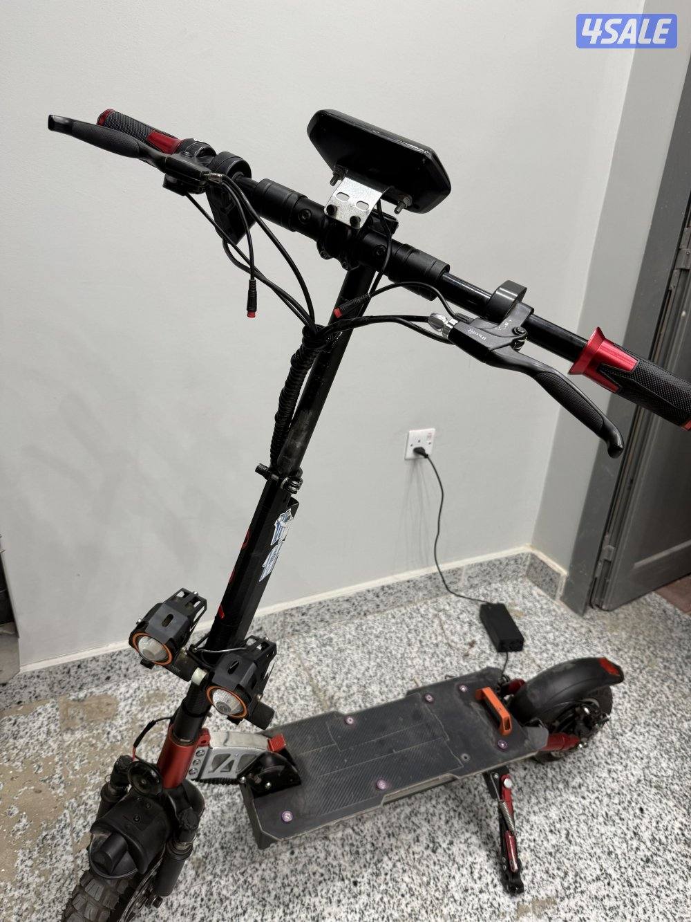 سكوتر كهربائي شغال 100/100 ما يعيبه شي0