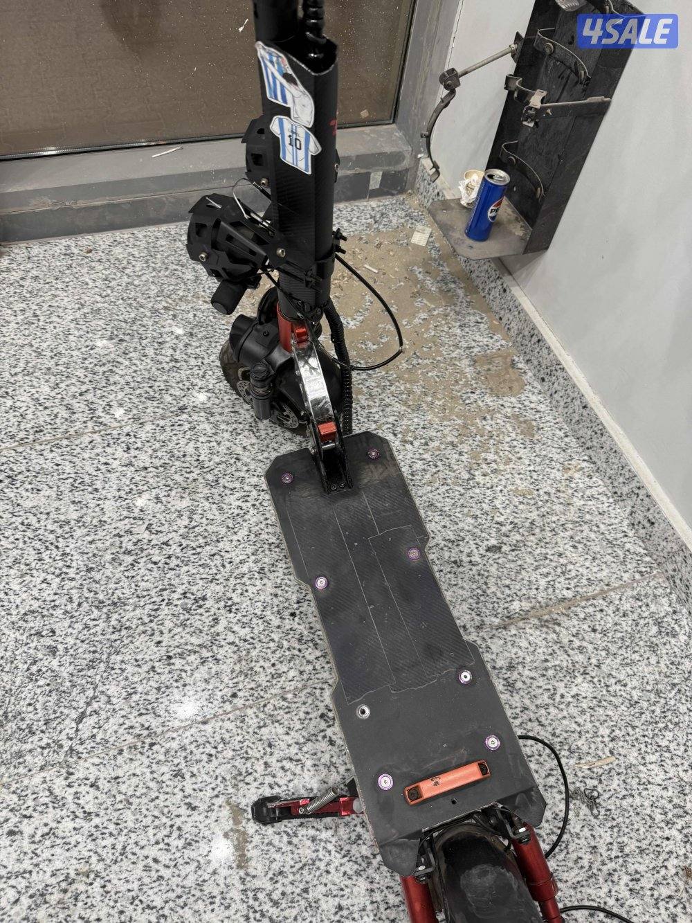 سكوتر كهربائي شغال 100/100 ما يعيبه شي3