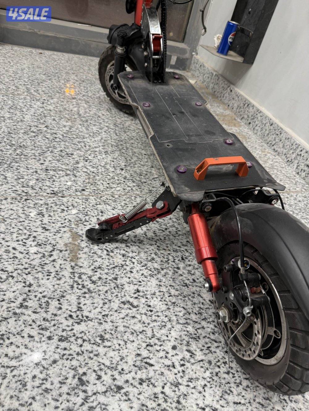 سكوتر كهربائي شغال 100/100 ما يعيبه شي4