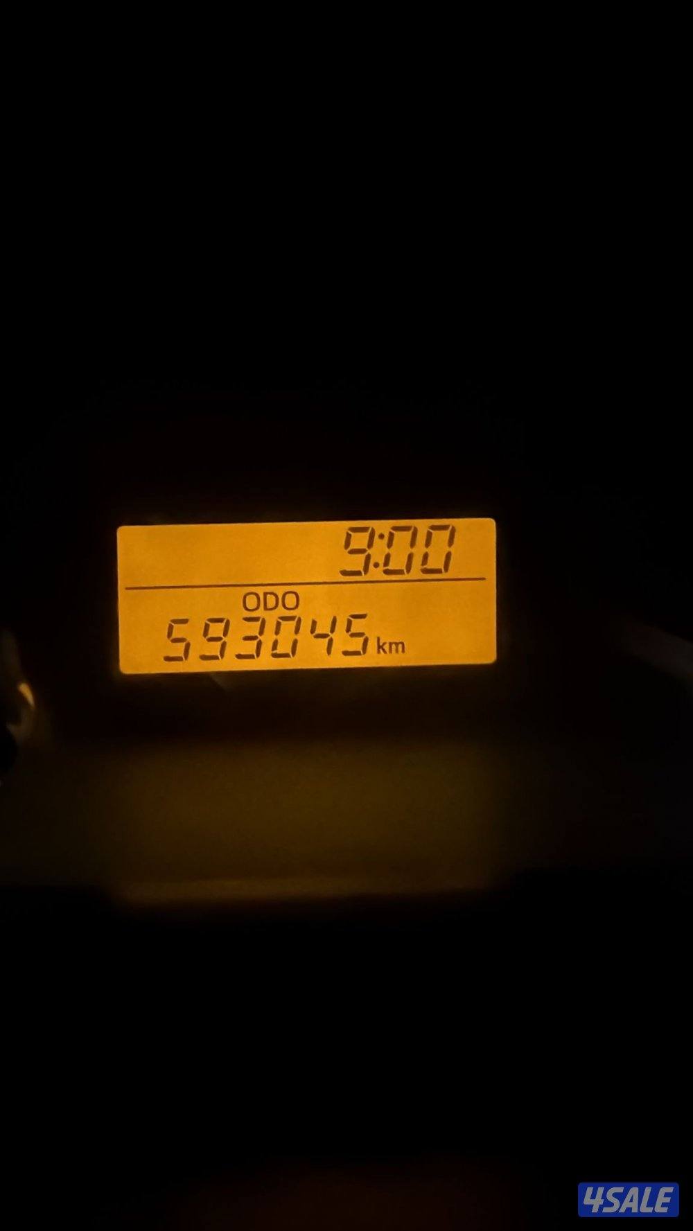 باص تيوتا هاي موديل 2016 ماشي 593 راكب 10 تم تجفيت المكينه 2026 شهر 24