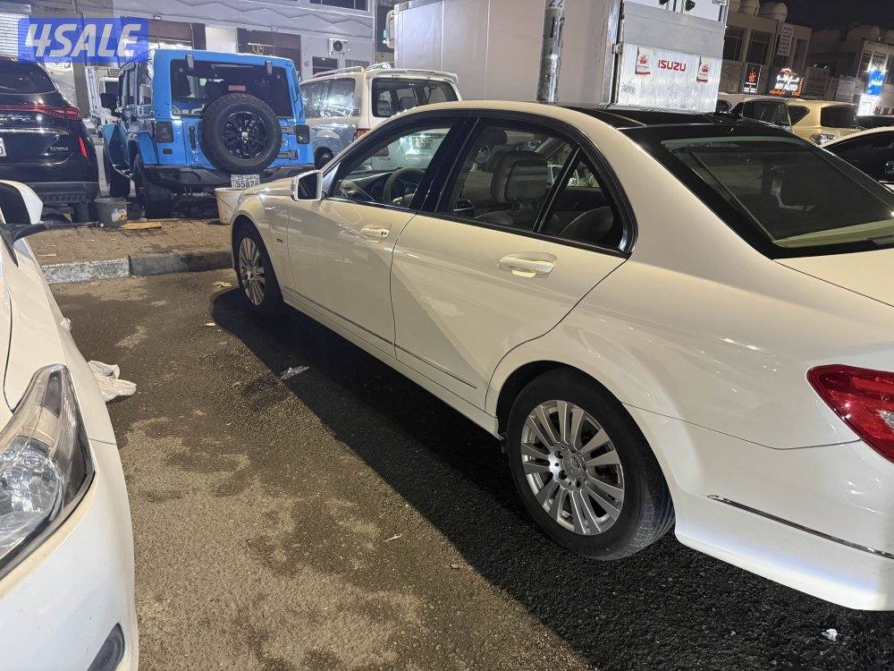 مرسيدس c200كامل المواصفات شرط الفحص بالكامل 20122