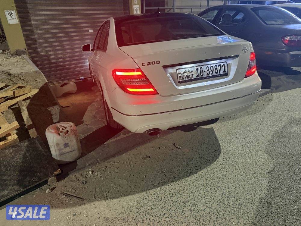 مرسيدس c200كامل المواصفات شرط الفحص بالكامل 20125