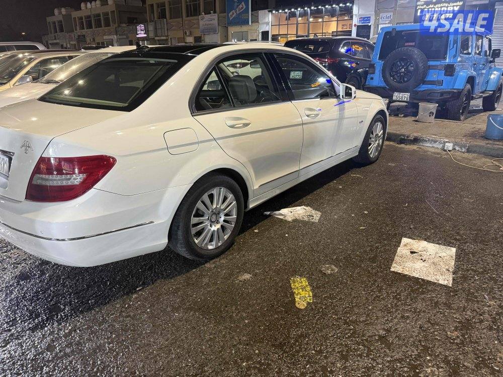 مرسيدس c200كامل المواصفات شرط الفحص بالكامل 20126