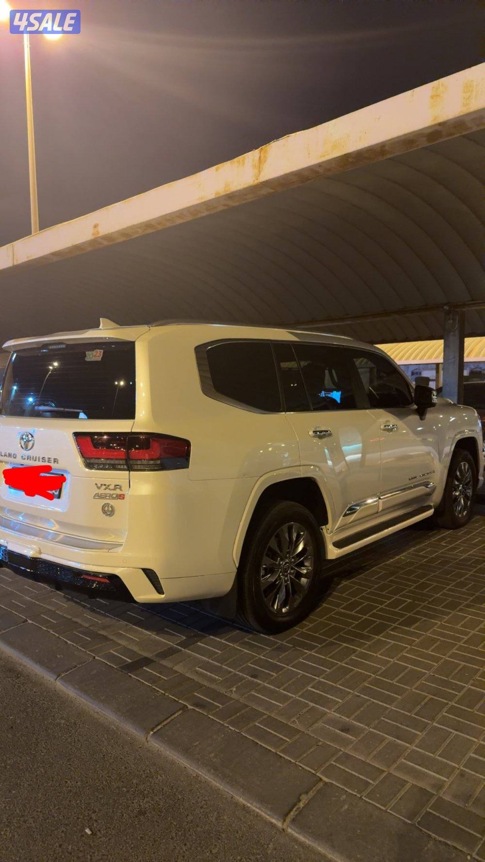 للبيع لاندكروزر 2023 VXR0