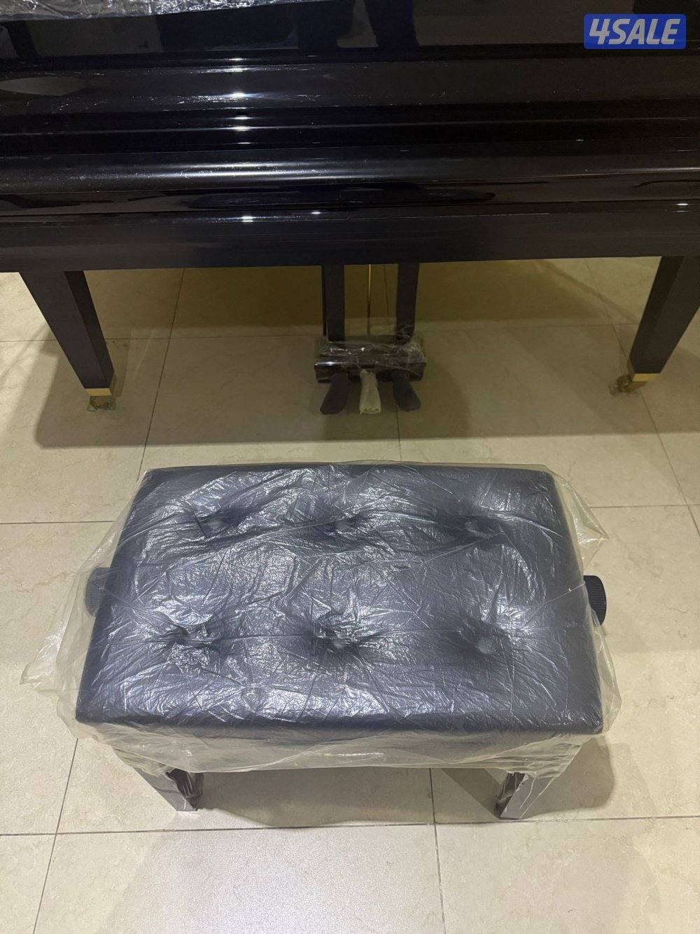 قراند بيانو ياباني الصنع بحالة المصنع3