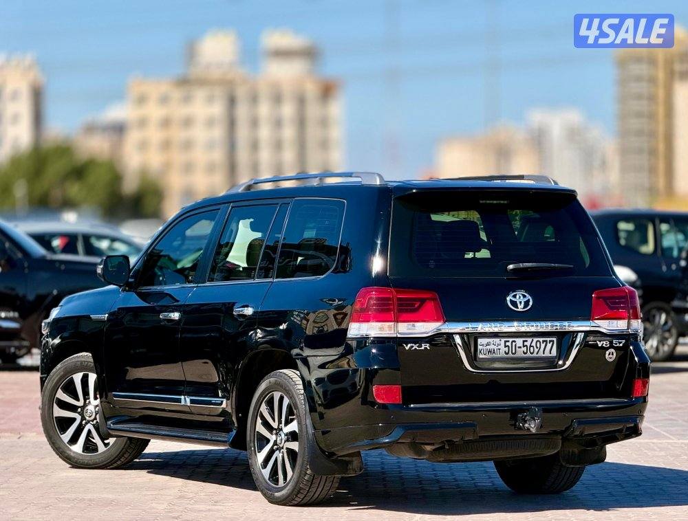لاندكروزر VXR موديل 2018 وارد الساير4