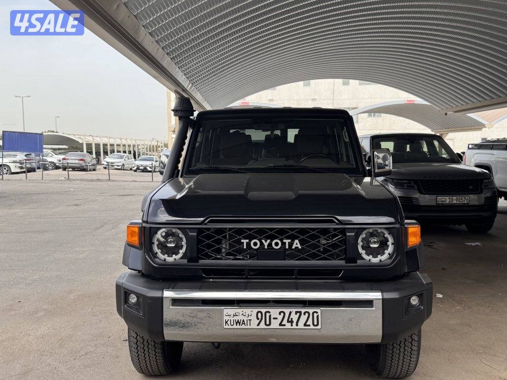 2025 اسود بحالة الوكالة يوجد اضافات0