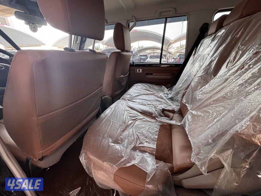 2025 اسود بحالة الوكالة يوجد اضافات6