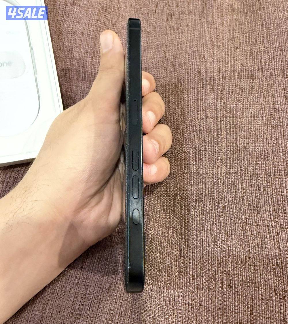 البيع ايفون 16برو ماكس 512جيجا اسود نضيف حيل3