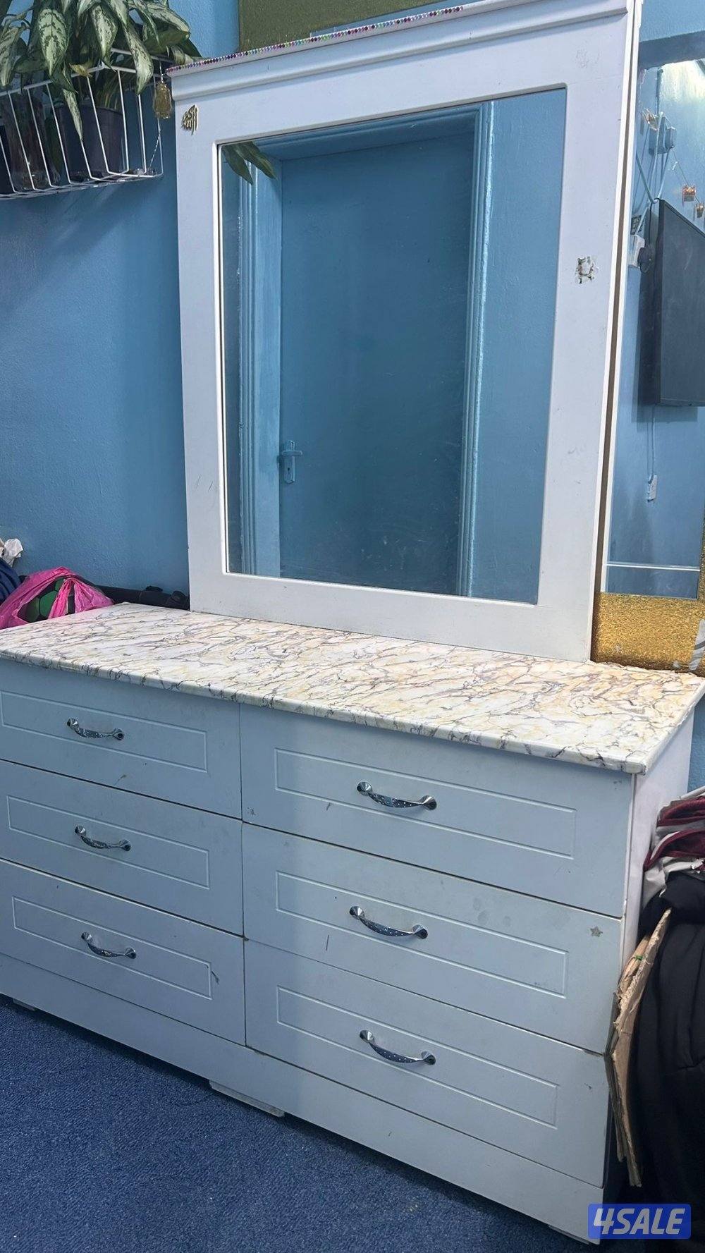 White dressing table2