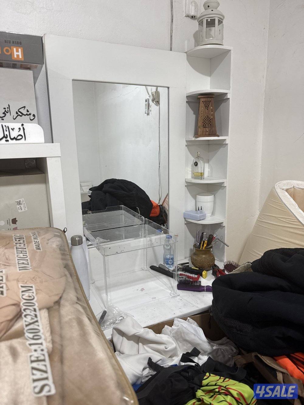 سرير وتسريحه وكومدينتين1