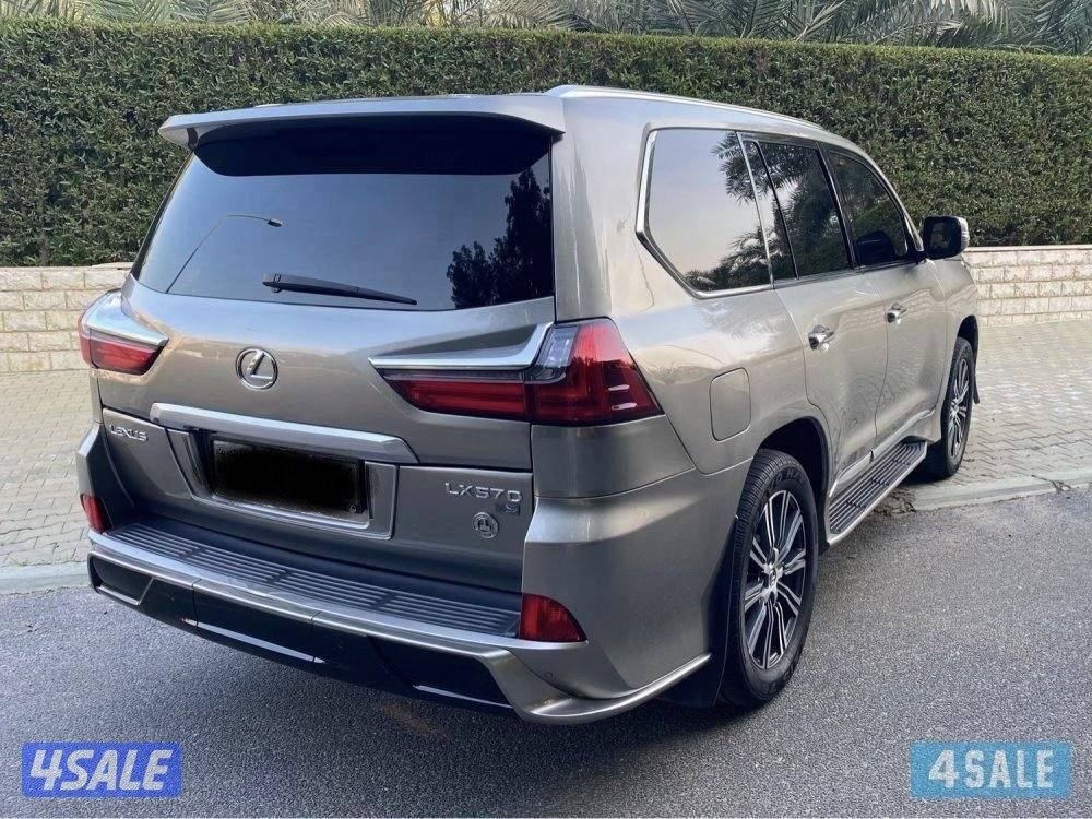 للبيع جيب لكزس 2016 الدرجة الثانية السياره استعمال شخصي ونظيفه الرجاء1