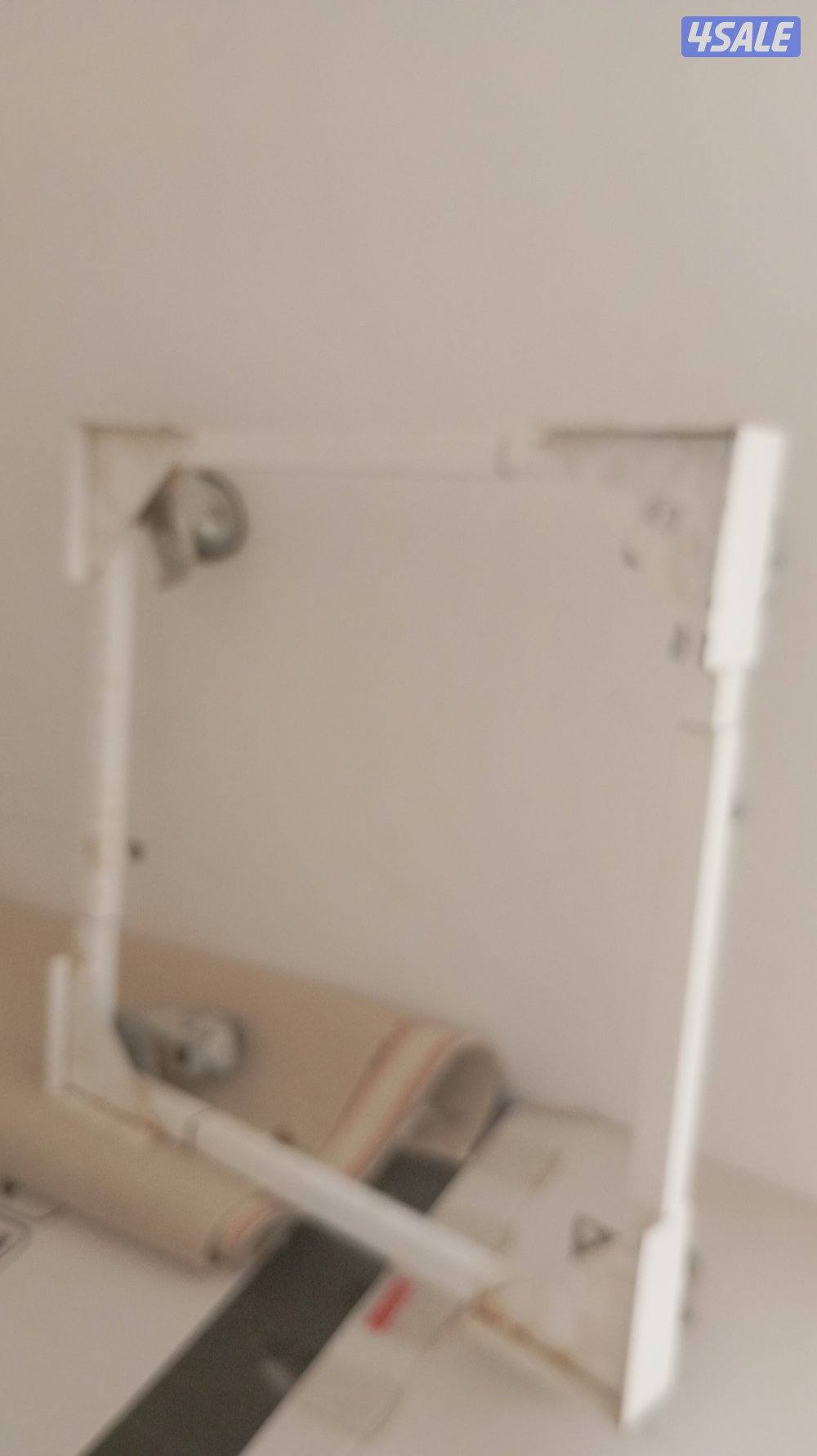 ستاند ثلاجة مستعمل بحاله ممتازة مقاس ٥٦*٥٦1