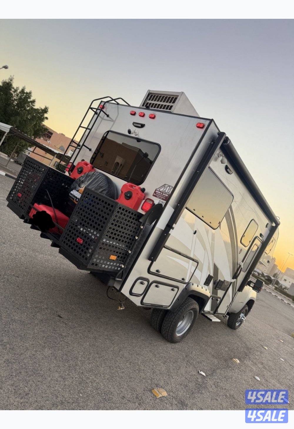 للبيع موتر هوم GMC تصنيع الامارات اكرم الحافظ 20251