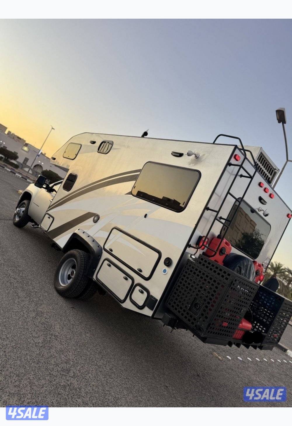 للبيع موتر هوم GMC تصنيع الامارات اكرم الحافظ 202512