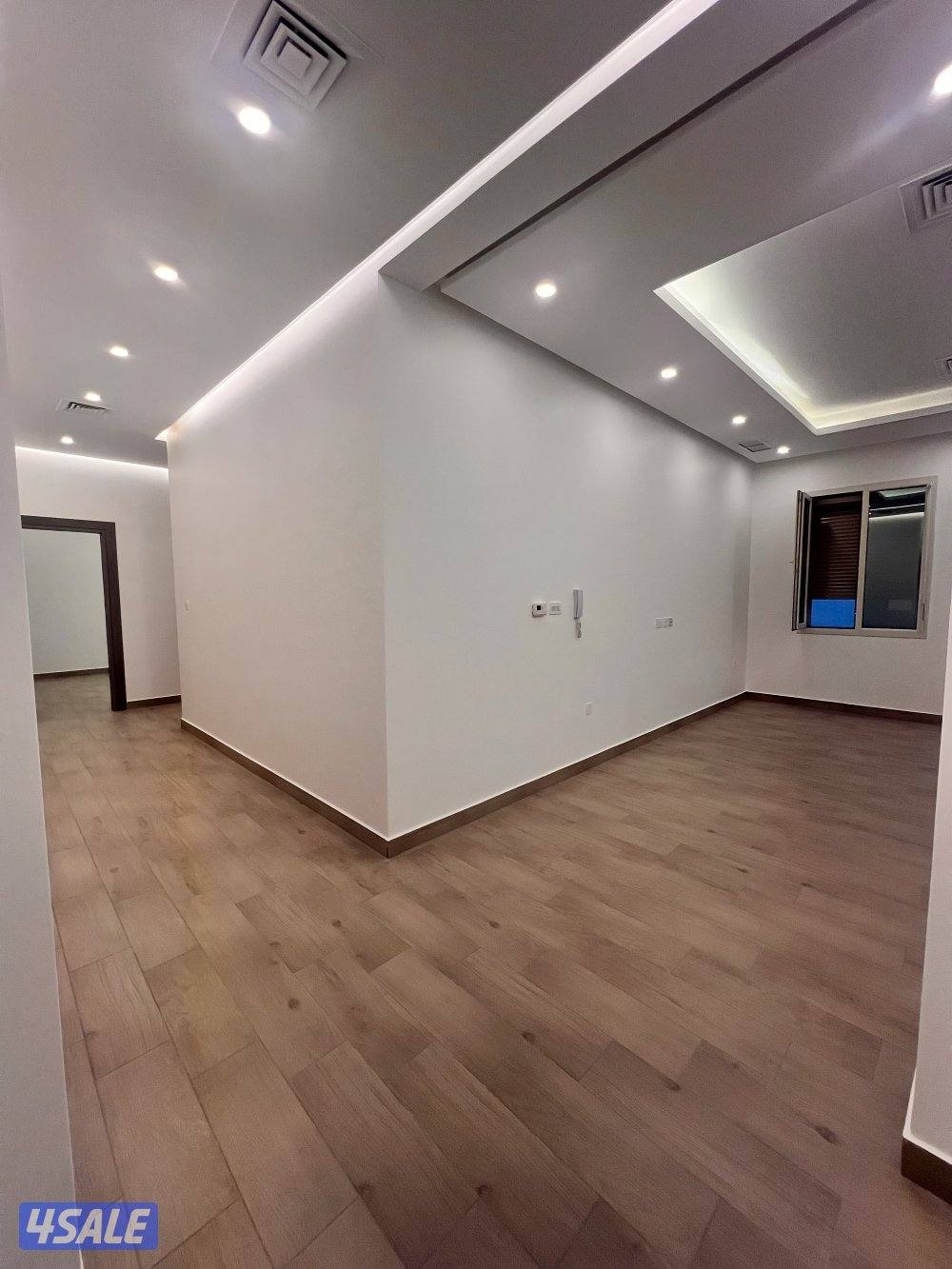 للإيجار شقة جديدة ارل ساكن 3 غرف  نوم5