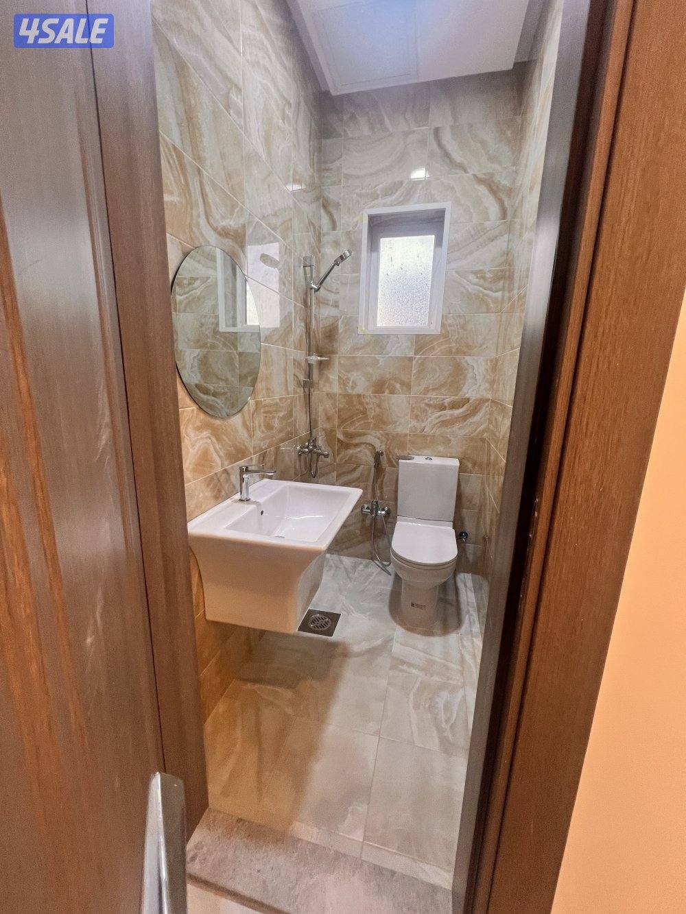 للإيجار شقة جديدة ارل ساكن 3 غرف  نوم6