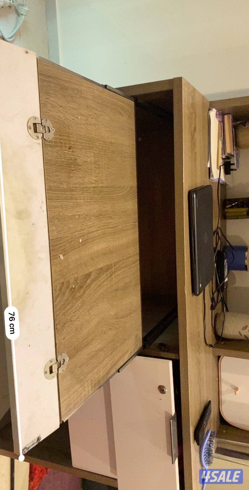 Brown and white desk2