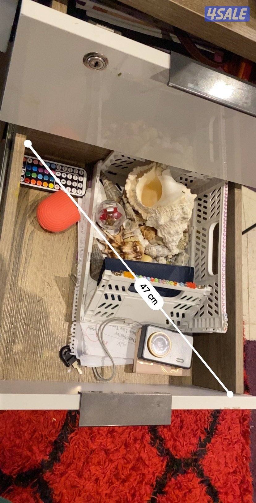 Brown and white desk7