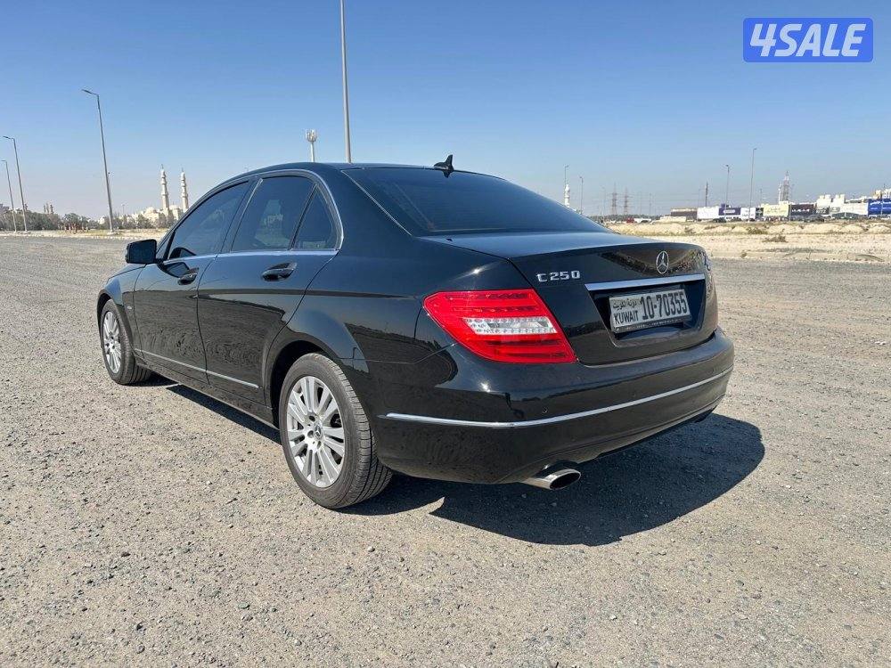 مرسيدس C 250 AMG موديل ٢٠١٢ بحالة فائقة النظافة3