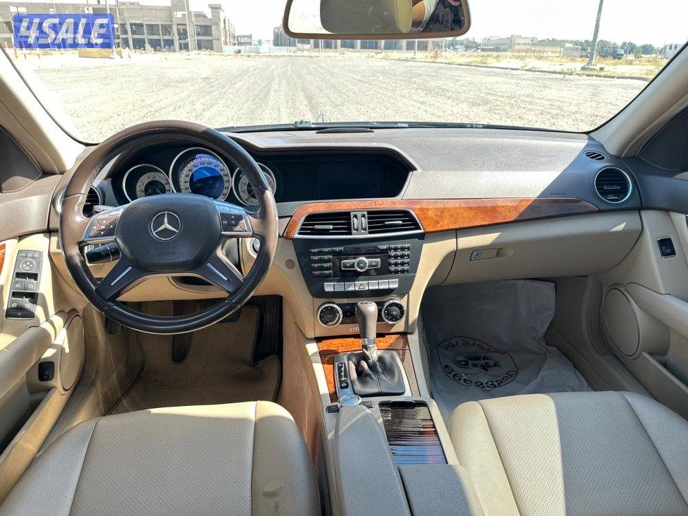 مرسيدس C 250 AMG موديل ٢٠١٢ بحالة فائقة النظافة8