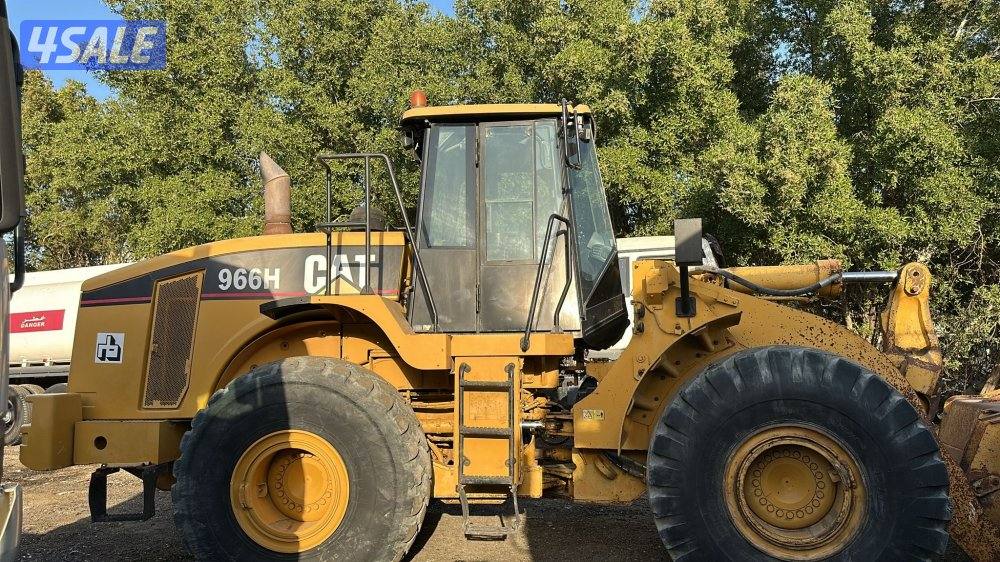 للبيع تركترات كاتربيلر بلجيكي 966Hعدد2موديلات ممشى 20و25الف1