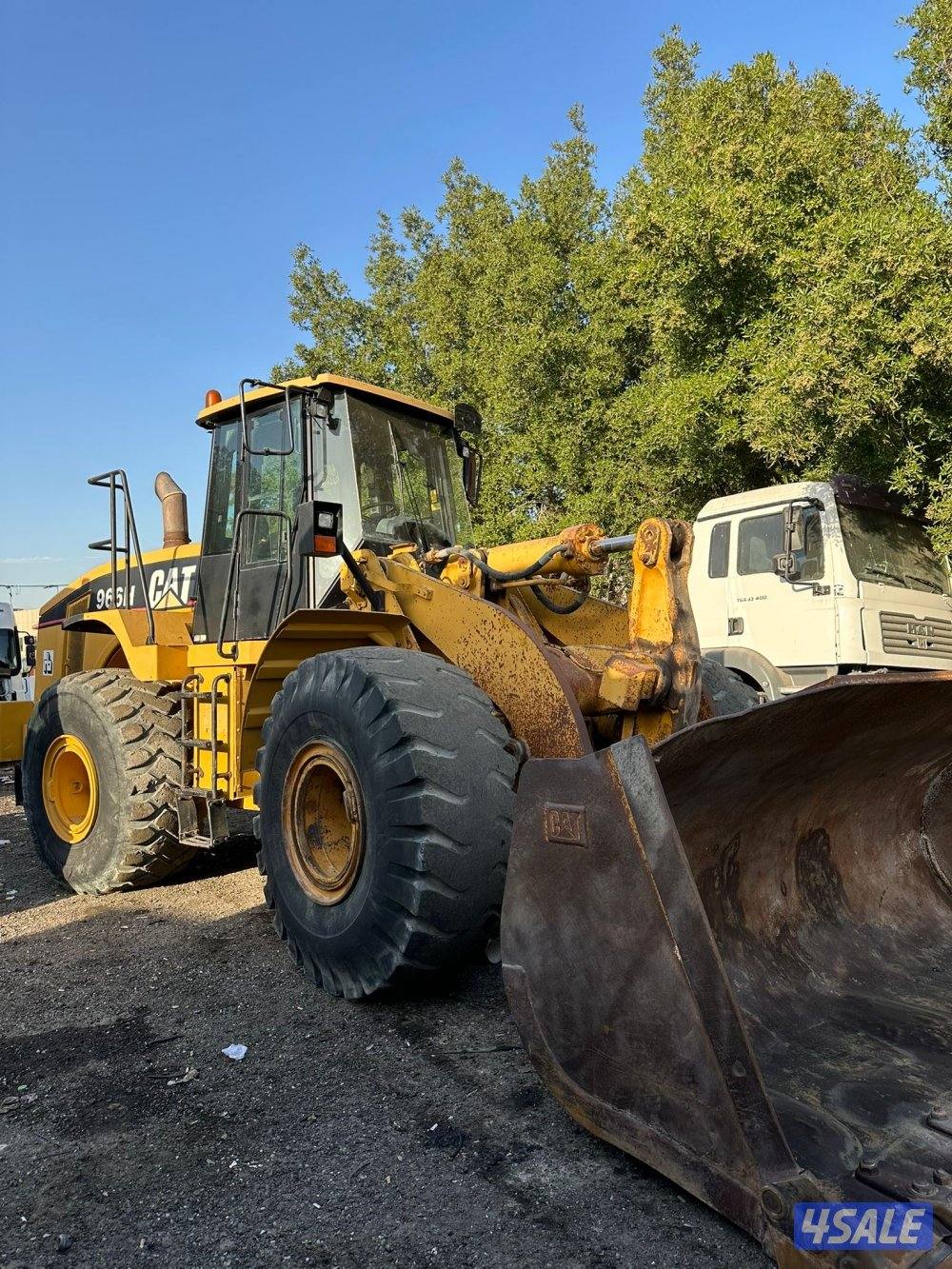 للبيع تركترات كاتربيلر بلجيكي 966Hعدد2موديلات ممشى 20و25الف3