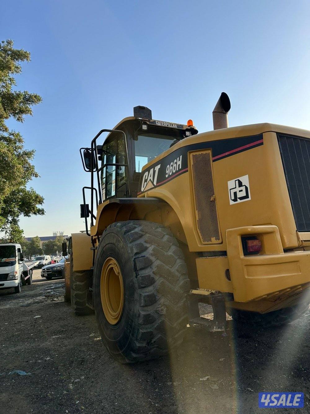 للبيع تركترات كاتربيلر بلجيكي 966Hعدد2موديلات ممشى 20و25الف5