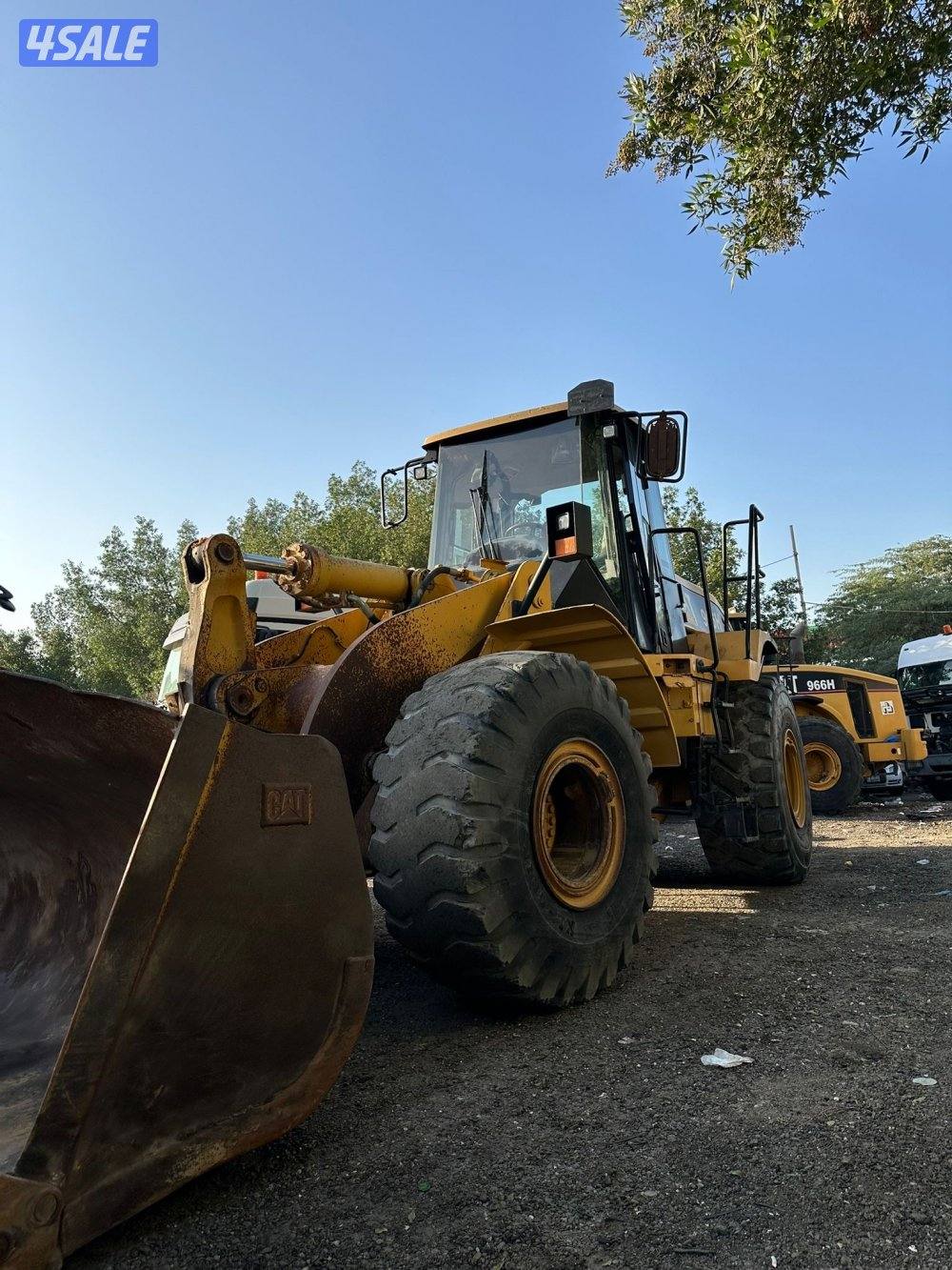 للبيع تركترات كاتربيلر بلجيكي 966Hعدد2موديلات ممشى 20و25الف7