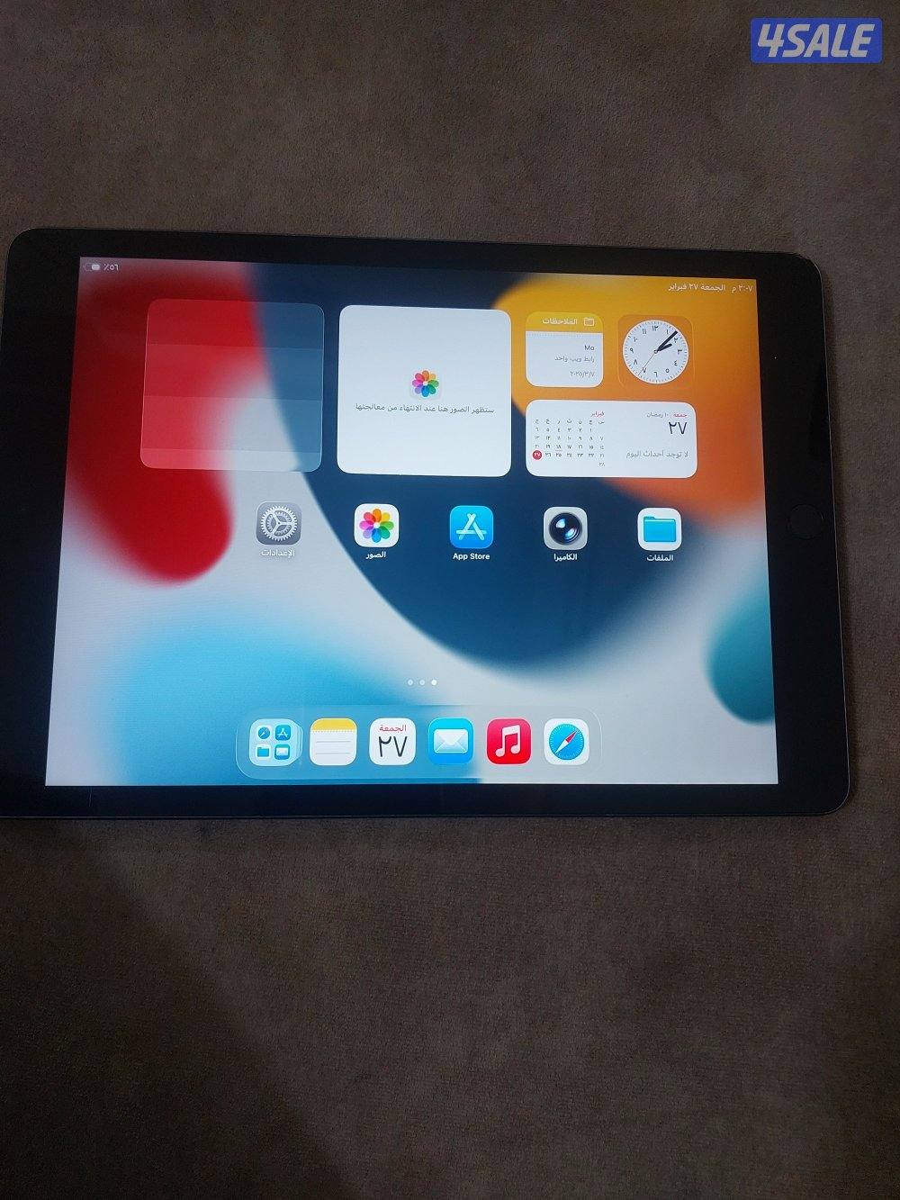 للبيع ايباد9مساحة 64جيجا مع الكرتون والشاحن2