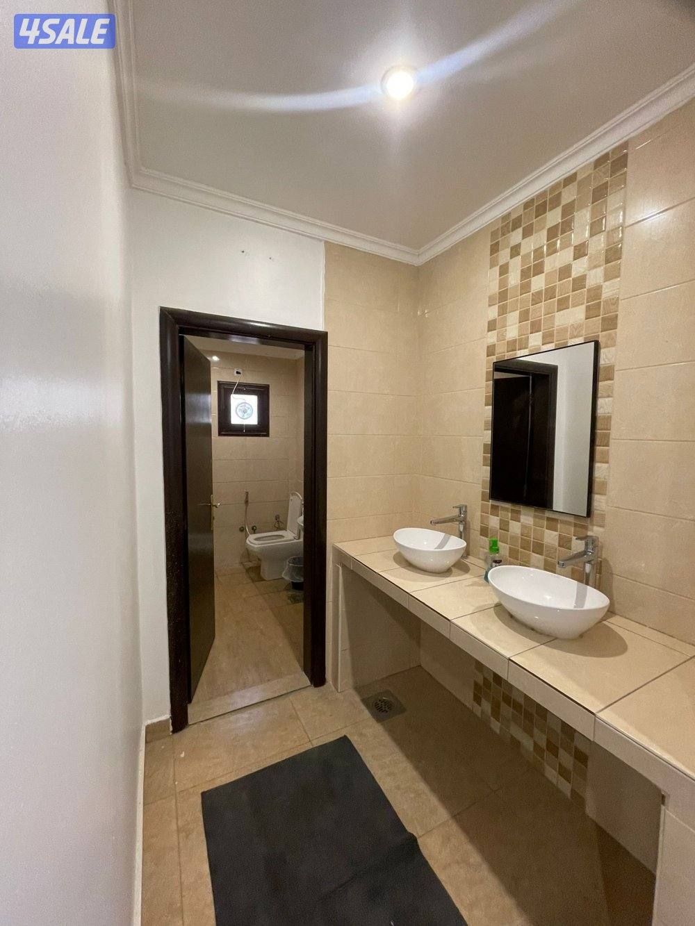 للايجار شاليه صف ثاني ٥ غرف نوم مسبح وحديقة4