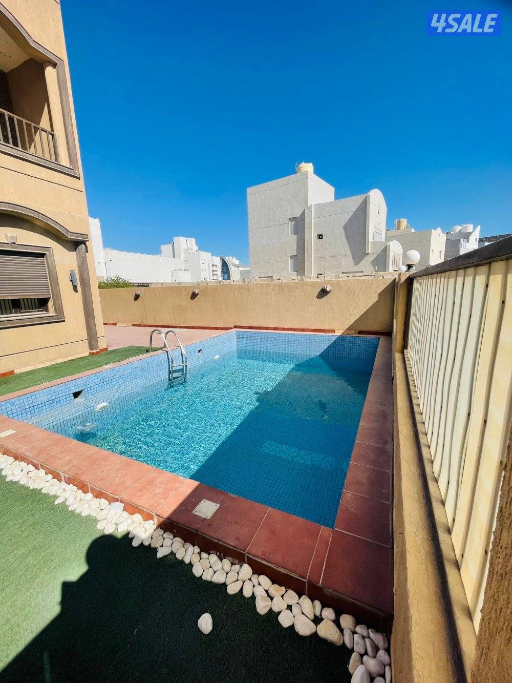 للايجار شاليه صف ثاني ٥ غرف نوم مسبح وحديقة10