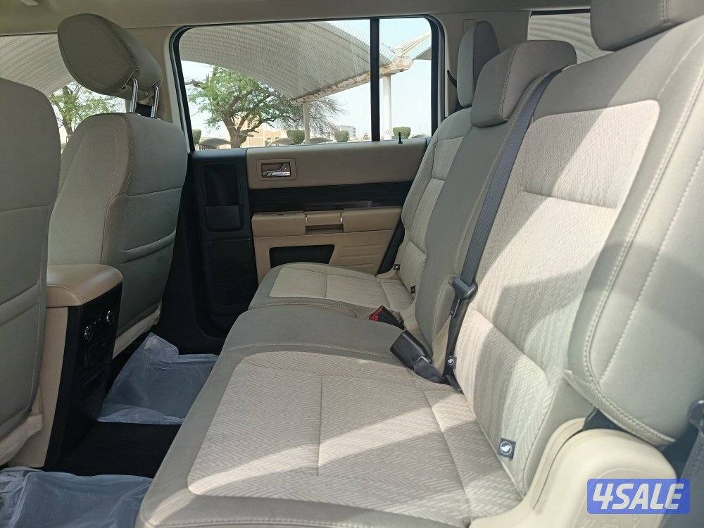 فورد فلكس 2014الغانم 7راكب تكييف خلفي بحاله ممتازه عداد/1427