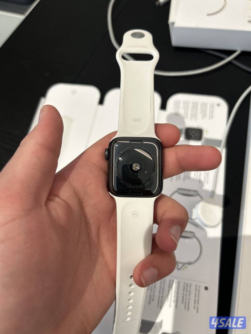 Apple watch series SE 40mm model A23512