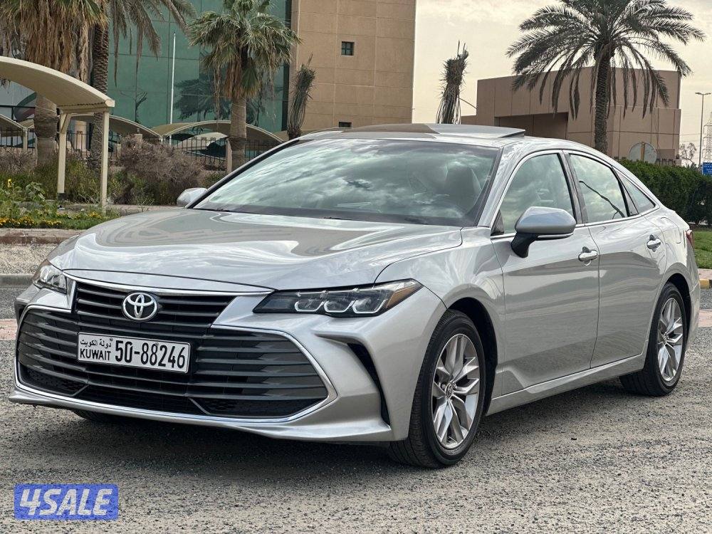 للبيع تويوتا افالون ماشي ١١٠ الف كيلو1