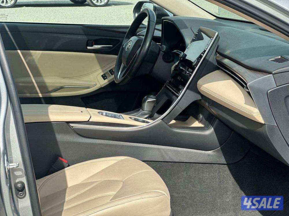 للبيع تويوتا افالون ماشي ١١٠ الف كيلو4